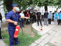 學(xué)?；馂?zāi)逃生中的五種錯誤行為