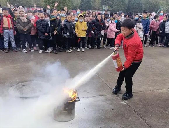 做到“七不 一斷”杜絕學(xué)?；鸹?/>
                                                                </div>
                            <div   id=